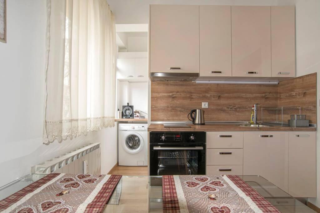 Elegant & Stylish 2 Bedroom Top Central Apartment ソフィア エクステリア 写真